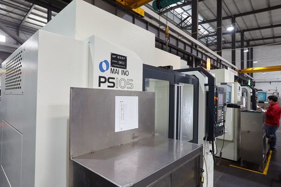 Tolérance adaptée aux besoins du client supérieure du logo 0.01mm de matière première de moule d'ASTM
